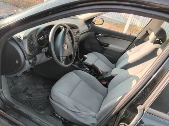 Чорний Сааб 9-3 X, об'ємом двигуна 2.2 л та пробігом 400 тис. км за 1400 $, фото 5 на Automoto.ua