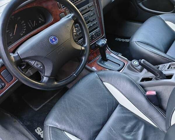 Черный Сааб 9-5, объемом двигателя 2 л и пробегом 508 тыс. км за 3800 $, фото 3 на Automoto.ua