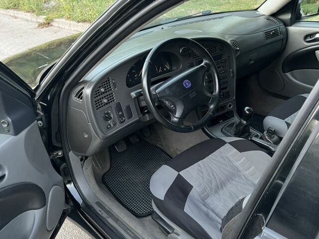 Черный Сааб 9-5, объемом двигателя 2.2 л и пробегом 403 тыс. км за 2000 $, фото 6 на Automoto.ua