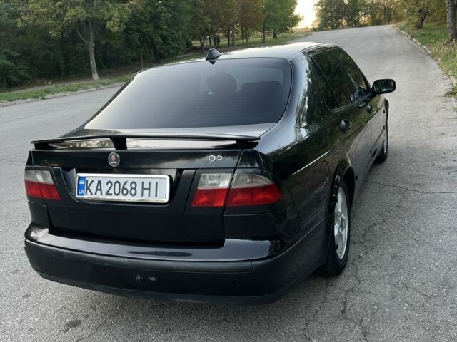 Черный Сааб 9-5, объемом двигателя 2.2 л и пробегом 403 тыс. км за 2000 $, фото 4 на Automoto.ua