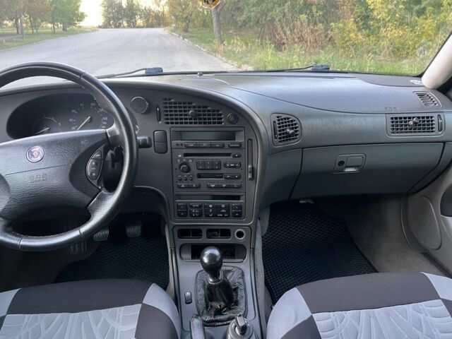 Черный Сааб 9-5, объемом двигателя 2.2 л и пробегом 403 тыс. км за 2000 $, фото 7 на Automoto.ua