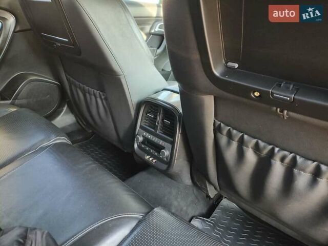 Сааб 9-5, объемом двигателя 2.8 л и пробегом 300 тыс. км за 10000 $, фото 2 на Automoto.ua