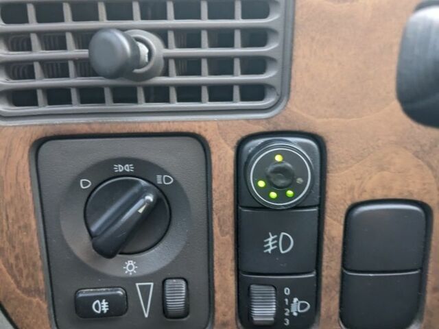 Синий Сааб 9-5, объемом двигателя 2 л и пробегом 480 тыс. км за 2999 $, фото 13 на Automoto.ua