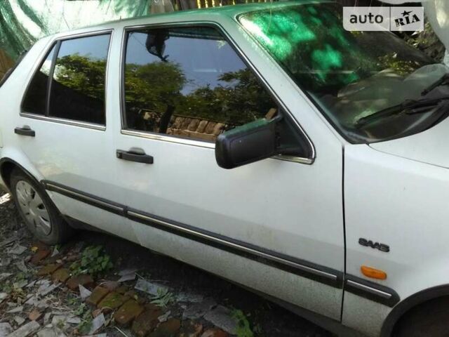 Белый Сааб 9000, объемом двигателя 2 л и пробегом 375 тыс. км за 2900 $, фото 2 на Automoto.ua