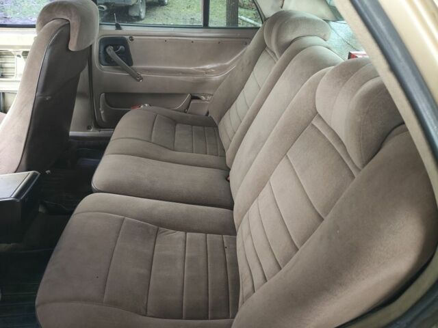 Бежевый Сааб 9000, объемом двигателя 2 л и пробегом 336 тыс. км за 2500 $, фото 3 на Automoto.ua