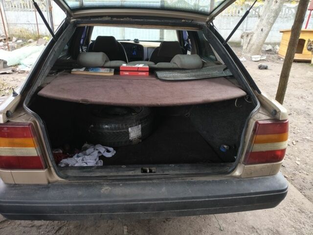 Бежевый Сааб 9000, объемом двигателя 2 л и пробегом 336 тыс. км за 2500 $, фото 1 на Automoto.ua