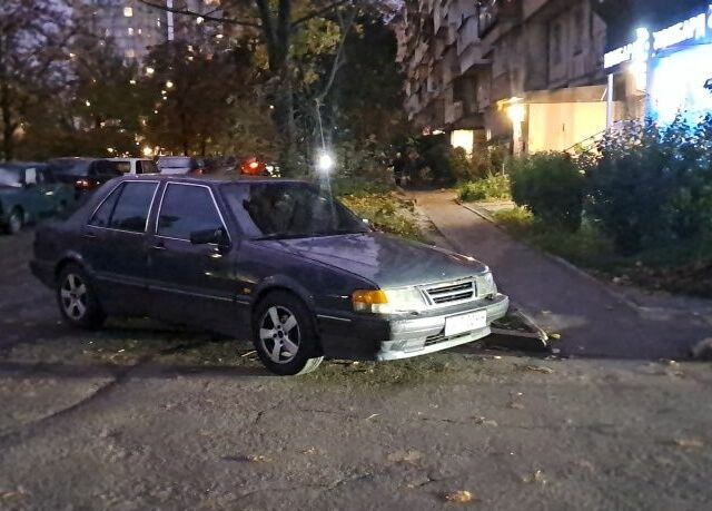 Серый Сааб 9000, объемом двигателя 0 л и пробегом 263 тыс. км за 1250 $, фото 1 на Automoto.ua