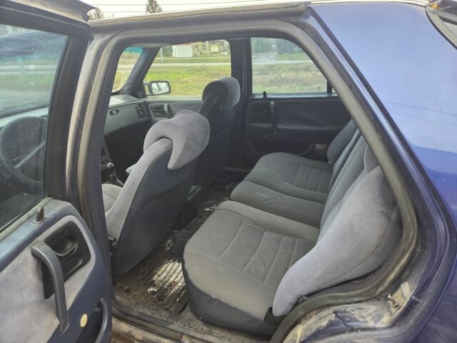 Синий Сааб 9000, объемом двигателя 2 л и пробегом 200 тыс. км за 1500 $, фото 5 на Automoto.ua