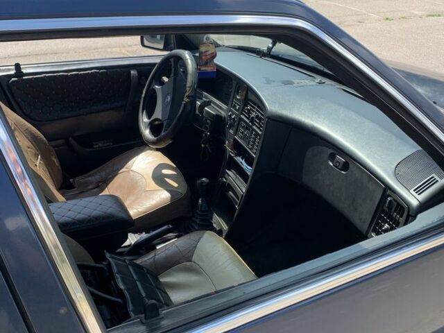 Сааб 9000 1990 в Запорожье на Automoto.ua Синий Сааб 9000, объемом двигателя 2.3 л и пробегом 275 тыс. км за 962 $, фото 5 на Automoto.ua