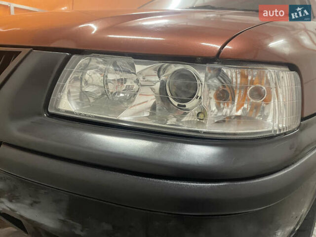 Красный Саманд ЕЛ, объемом двигателя 1.76 л и пробегом 138 тыс. км за 2700 $, фото 10 на Automoto.ua