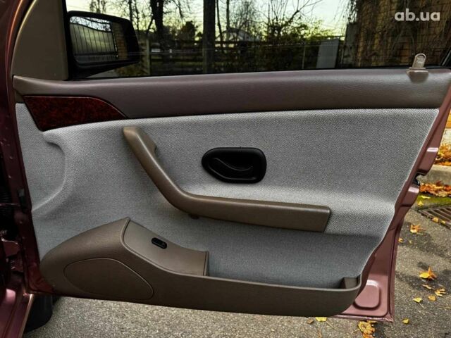 Красный Саманд ЛХ, объемом двигателя 1.8 л и пробегом 105 тыс. км за 4190 $, фото 23 на Automoto.ua