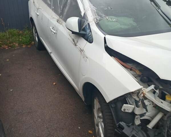 Белый Самсунг СМ3, объемом двигателя 0 л и пробегом 320 тыс. км за 2000 $, фото 2 на Automoto.ua