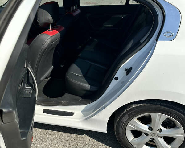 Белый Самсунг СМ5, объемом двигателя 2 л и пробегом 190 тыс. км за 7999 $, фото 1 на Automoto.ua