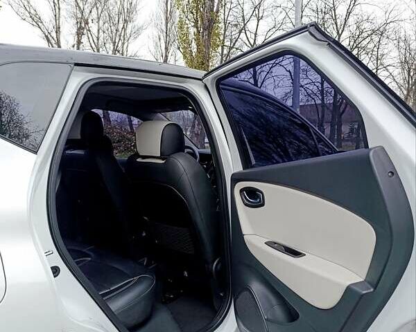 Белый Самсунг QM3, объемом двигателя 1.46 л и пробегом 144 тыс. км за 16000 $, фото 11 на Automoto.ua