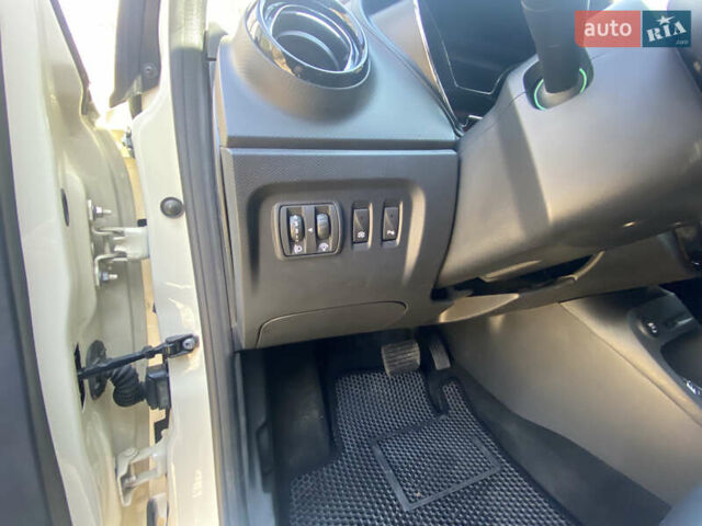 Бежевий Самсунг QM3, об'ємом двигуна 1.46 л та пробігом 110 тис. км за 10500 $, фото 5 на Automoto.ua