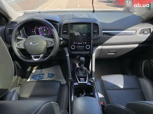 Самсунг QM6 2017 в Киеве на Automoto.ua Белый Самсунг QM6, объемом двигателя 2 л и пробегом 108 тыс. км за 19900 $, фото 15 на Automoto.ua