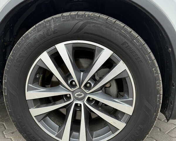 Белый Самсунг QM6, объемом двигателя 2 л и пробегом 108 тыс. км за 17500 $, фото 32 на Automoto.ua