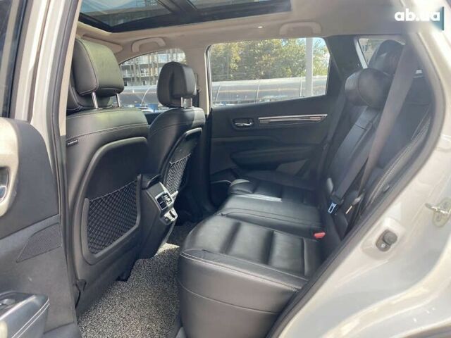 Самсунг QM6 2017 в Киеве на Automoto.ua Белый Самсунг QM6, объемом двигателя 2 л и пробегом 108 тыс. км за 19900 $, фото 12 на Automoto.ua