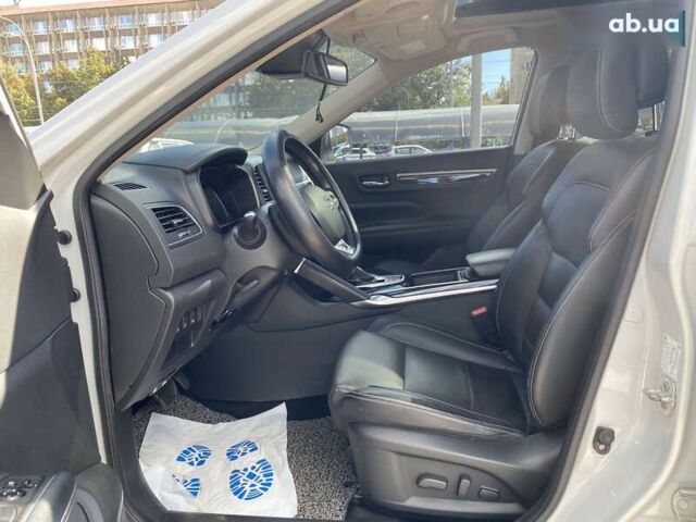 Самсунг QM6 2017 в Киеве на Automoto.ua Белый Самсунг QM6, объемом двигателя 2 л и пробегом 108 тыс. км за 19900 $, фото 10 на Automoto.ua