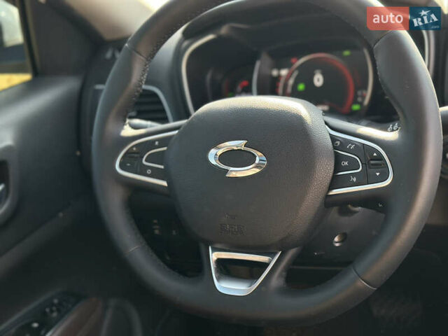 Білий Самсунг QM6, об'ємом двигуна 2 л та пробігом 104 тис. км за 18400 $, фото 32 на Automoto.ua