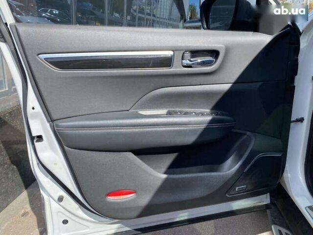 Самсунг QM6 2017 в Киеве на Automoto.ua Белый Самсунг QM6, объемом двигателя 2 л и пробегом 108 тыс. км за 19900 $, фото 20 на Automoto.ua