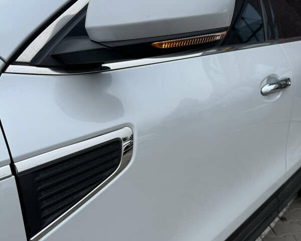 Белый Самсунг QM6, объемом двигателя 2 л и пробегом 108 тыс. км за 17500 $, фото 8 на Automoto.ua