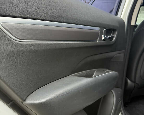 Белый Самсунг QM6, объемом двигателя 2 л и пробегом 108 тыс. км за 17500 $, фото 9 на Automoto.ua