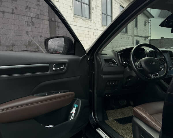 Самсунг QM6 2017 у Луцьку на Automoto.ua Чорний Самсунг QM6, об'ємом двигуна 2 л та пробігом 126 тис. км за 17500 $, фото 13 на Automoto.ua