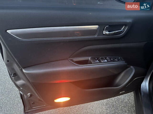 Серый Самсунг QM6, объемом двигателя 2 л и пробегом 100 тыс. км за 17000 $, фото 8 на Automoto.ua