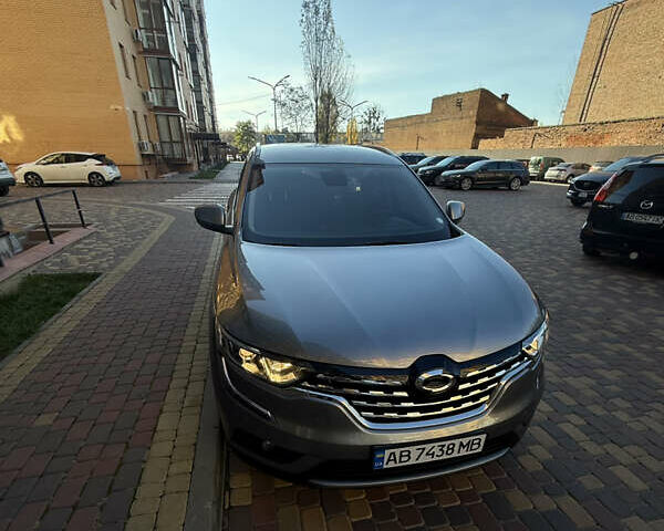 Серый Самсунг QM6, объемом двигателя 2 л и пробегом 77 тыс. км за 17500 $, фото 3 на Automoto.ua