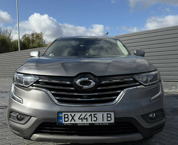 Серый Самсунг QM6, объемом двигателя 2 л и пробегом 275 тыс. км за 16400 $, фото 5 на Automoto.ua