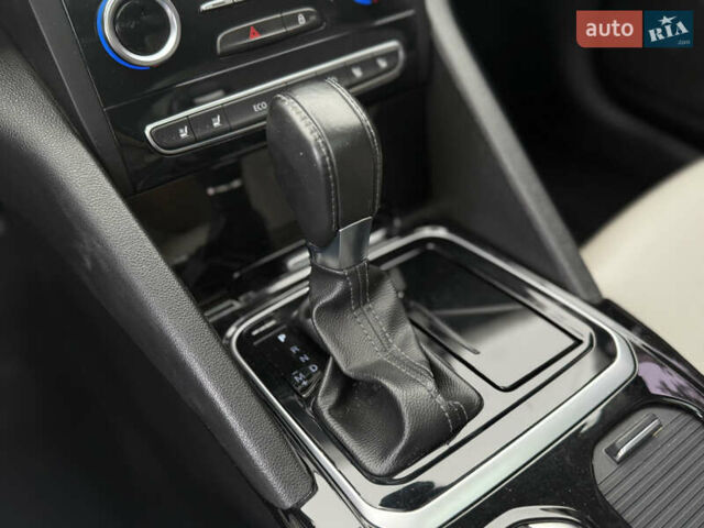 Самсунг SM6 2016 в Одессе на Automoto.ua Белый Самсунг SM6, объемом двигателя 2 л и пробегом 72 тыс. км за 12900 $, фото 57 на Automoto.ua