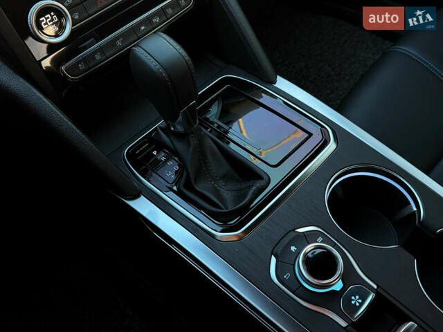 Белый Самсунг SM6, объемом двигателя 1.8 л и пробегом 30 тыс. км за 28200 $, фото 34 на Automoto.ua