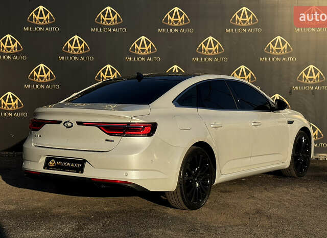 Белый Самсунг SM6, объемом двигателя 1.8 л и пробегом 30 тыс. км за 28200 $, фото 5 на Automoto.ua