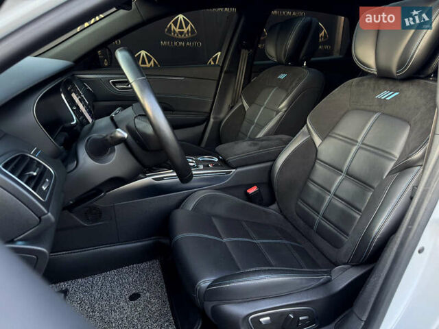 Белый Самсунг SM6, объемом двигателя 1.8 л и пробегом 30 тыс. км за 28200 $, фото 12 на Automoto.ua