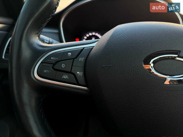 Белый Самсунг SM6, объемом двигателя 1.8 л и пробегом 30 тыс. км за 28200 $, фото 26 на Automoto.ua