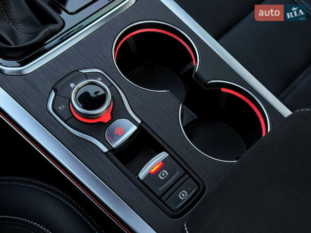 Белый Самсунг SM6, объемом двигателя 1.8 л и пробегом 30 тыс. км за 28200 $, фото 35 на Automoto.ua