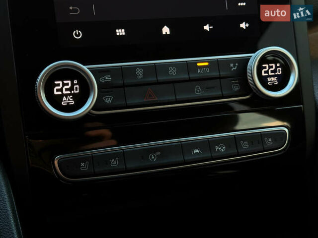 Белый Самсунг SM6, объемом двигателя 1.8 л и пробегом 30 тыс. км за 28200 $, фото 33 на Automoto.ua