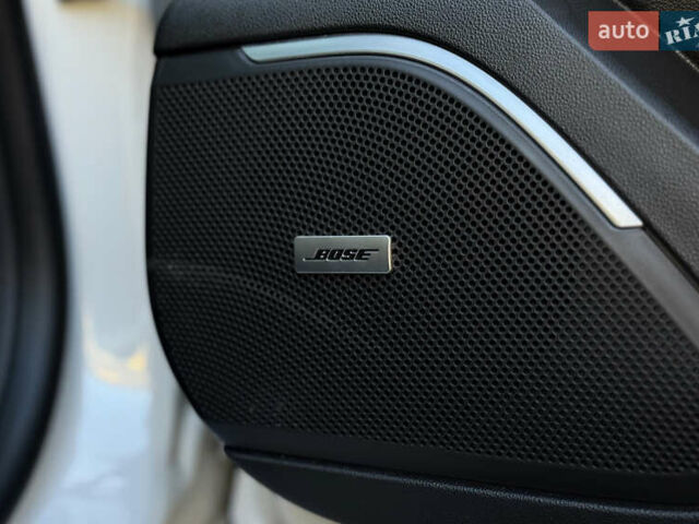 Белый Самсунг SM6, объемом двигателя 1.8 л и пробегом 30 тыс. км за 28200 $, фото 20 на Automoto.ua