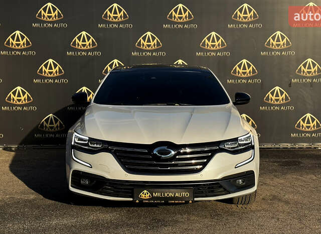 Белый Самсунг SM6, объемом двигателя 1.8 л и пробегом 30 тыс. км за 28200 $, фото 1 на Automoto.ua