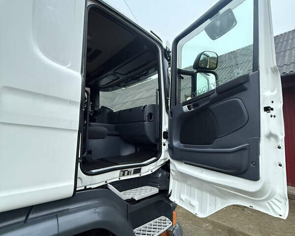 Белый Сканиа G, объемом двигателя 12.7 л и пробегом 600 тыс. км за 45500 $, фото 11 на Automoto.ua