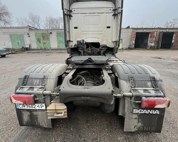Белый Сканиа Р 400, объемом двигателя 12.74 л и пробегом 727 тыс. км за 25000 $, фото 3 на Automoto.ua