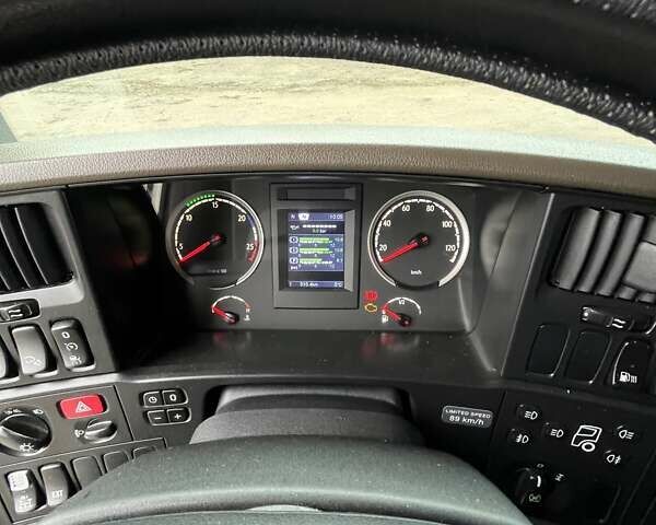 Белый Сканиа Р 400, объемом двигателя 12.74 л и пробегом 727 тыс. км за 25000 $, фото 13 на Automoto.ua