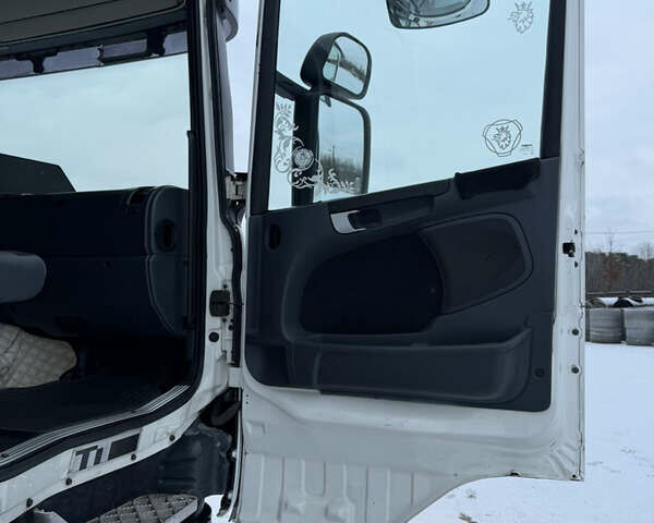 Белый Сканиа Р 420, объемом двигателя 11.7 л и пробегом 920 тыс. км за 14600 $, фото 18 на Automoto.ua