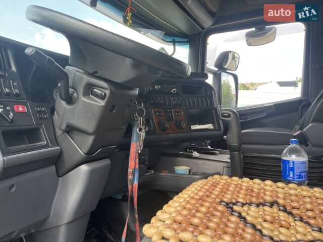 Белый Сканиа Р 420, объемом двигателя 11.71 л и пробегом 255 тыс. км за 11900 $, фото 6 на Automoto.ua