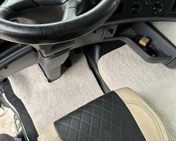 Белый Сканиа Р 420, объемом двигателя 11.6 л и пробегом 330 тыс. км за 18000 $, фото 2 на Automoto.ua