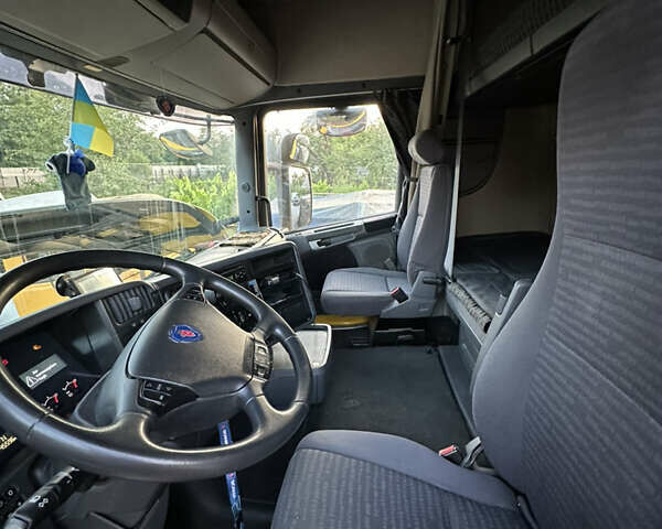 Желтый Сканиа Р 420, объемом двигателя 13 л и пробегом 459 тыс. км за 45000 $, фото 3 на Automoto.ua