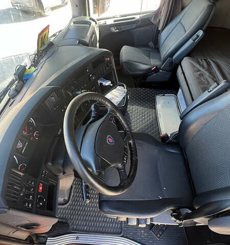 Оранжевый Сканиа Р 420, объемом двигателя 11.71 л и пробегом 978 тыс. км за 17900 $, фото 7 на Automoto.ua