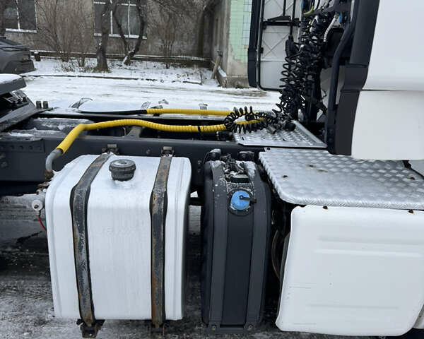 Белый Сканиа R 440, объемом двигателя 12.74 л и пробегом 823 тыс. км за 25000 $, фото 6 на Automoto.ua