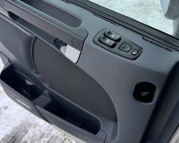 Белый Сканиа R 440, объемом двигателя 12.74 л и пробегом 823 тыс. км за 25000 $, фото 33 на Automoto.ua